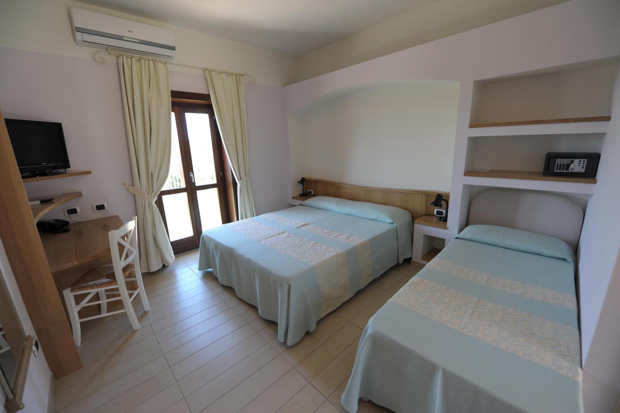 Hotel Cala Reale Стінтіно Екстер'єр фото