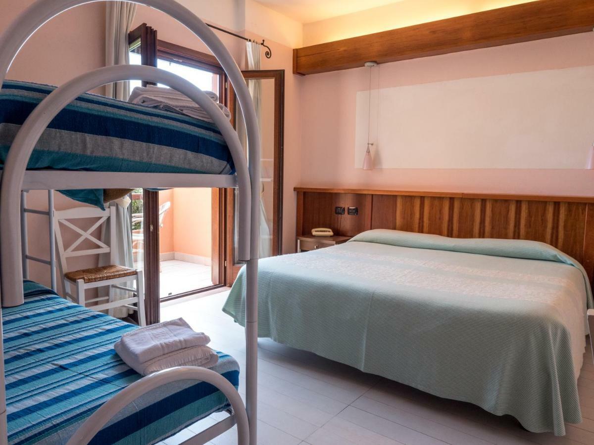 Hotel Cala Reale Стінтіно Екстер'єр фото